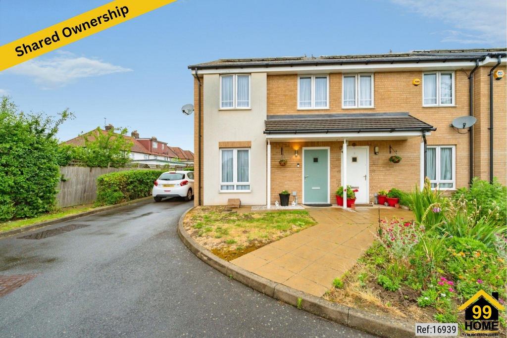 Detached house exterior, driveway