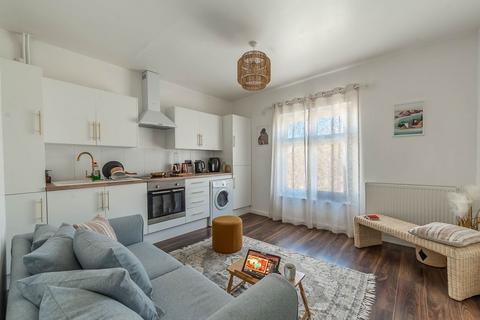 Chalk Hill, WD19, Bushey, Watford, WD19