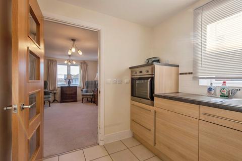 1 bedroom flat for sale, Goodes Court, Royston