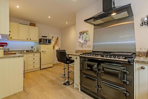 5 bedroom detached house for sale, Burlow Road, Buxton