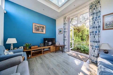 3 bedroom flat for sale, The Hornet, Chichester, PO19