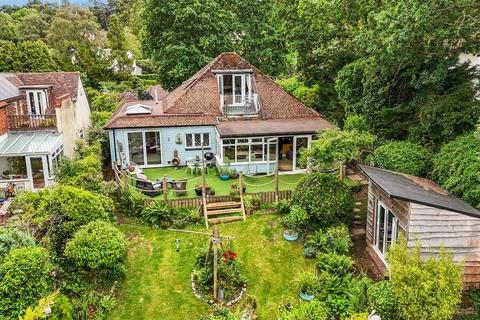 Black Pond Lane, Lower Bourne, Farnham