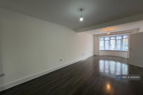 5 bedroom terraced house to rent, Lady Margaret Road, Southall, UB1