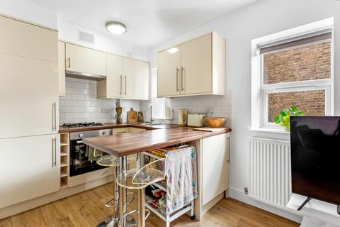 1 bedroom flat for sale, Alexandra Grove, London, N4
