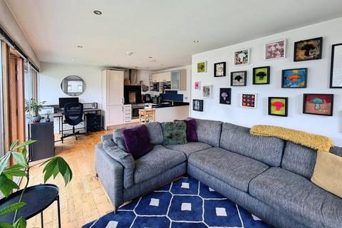 2 bedroom apartment for sale, La Salle, Leeds Dock