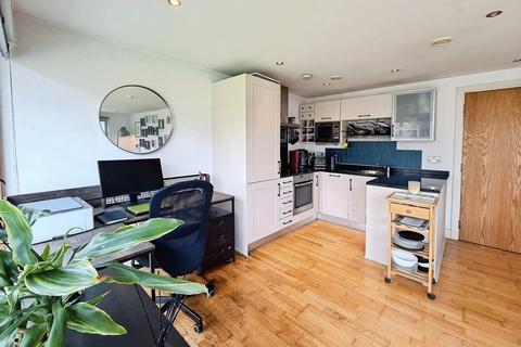 2 bedroom apartment for sale, La Salle, Leeds Dock