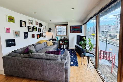 2 bedroom apartment for sale, La Salle, Leeds Dock
