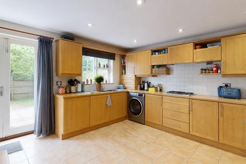 4 bedroom end of terrace house to rent, Lamarsh Road, Botley
