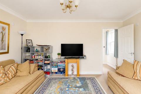 4 bedroom end of terrace house to rent, Lamarsh Road, Botley