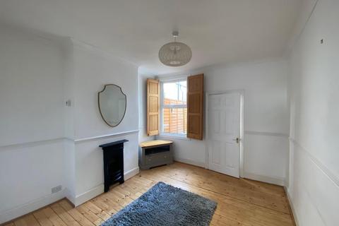 2 bedroom terraced house to rent, War Lane, Birmingham B17