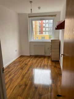 2 bedroom flat to rent, Monarch Way, Ilford, IG2
