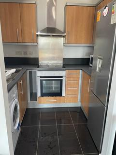 2 bedroom flat to rent, Monarch Way, Ilford, IG2