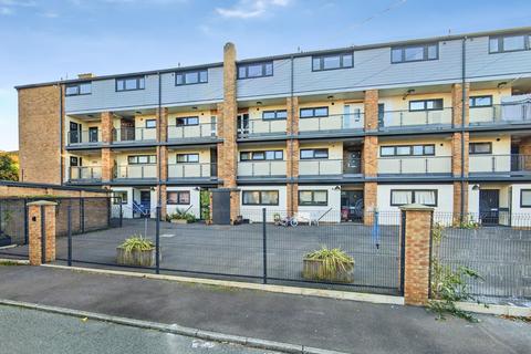 2 bedroom flat for sale, Wigan Lane, Wigan, WN1