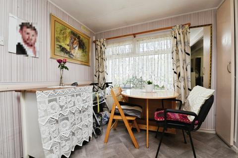 2 bedroom park home for sale, Bakers Lane, West Hanningfield, Chelmsford