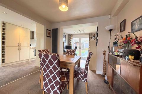3 bedroom semi-detached house for sale, Stratton Road, Woodhouse HD6