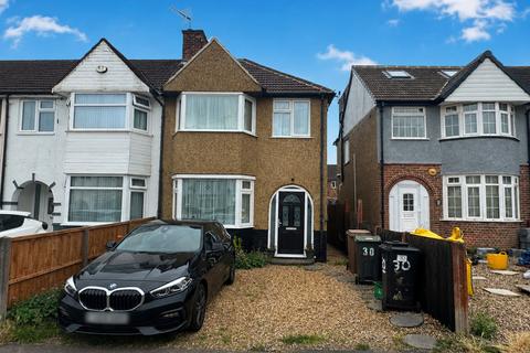 3 bedroom end of terrace house for sale, Hurst Way, Luton