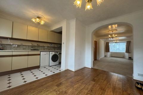 3 bedroom end of terrace house for sale, Hurst Way, Luton