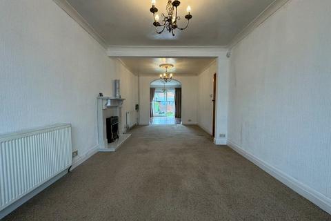 3 bedroom end of terrace house for sale, Hurst Way, Luton