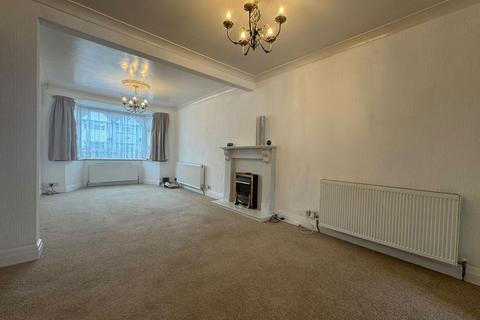 3 bedroom end of terrace house for sale, Hurst Way, Luton