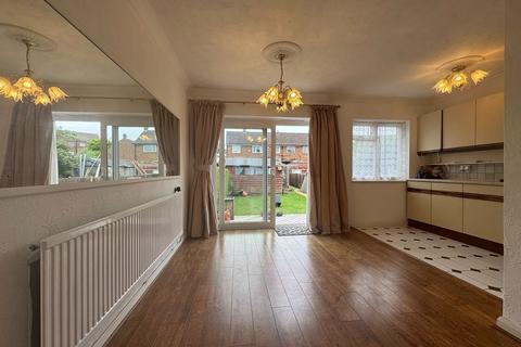 3 bedroom end of terrace house for sale, Hurst Way, Luton