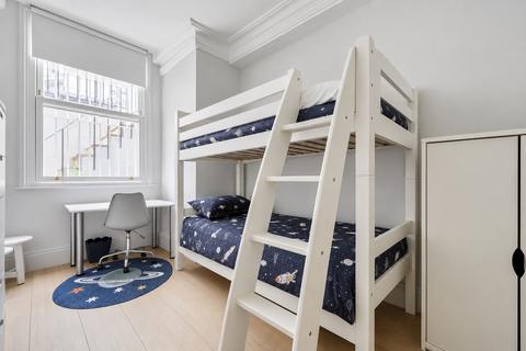 3 bedroom flat for sale, Gledhow Gardens, South Kensington, London, SW5