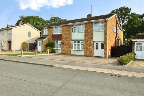 4 bedroom semi-detached house for sale, Toppesfield Avenue, Wickford, SS12 0PB