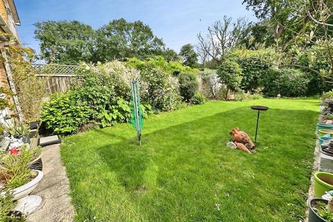 4 bedroom semi-detached house for sale, Toppesfield Avenue, Wickford, SS12 0PB