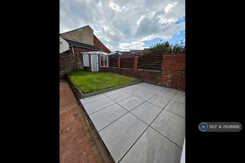 3 bedroom semi-detached house to rent, Twyford Close, Mexborough, S64