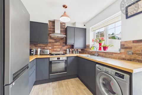 2 bedroom end of terrace house for sale, OFFERED WITH NO CHAIN | SOUTH-FACING GARDEN | 15' DETACHED STUDIO