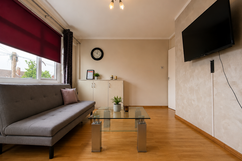 1 bedroom flat for sale, Sutton Crescent, West Bromwich, B70 9TS