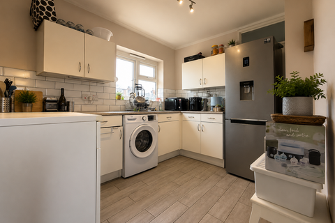 1 bedroom flat for sale, Sutton Crescent, West Bromwich, B70 9TS