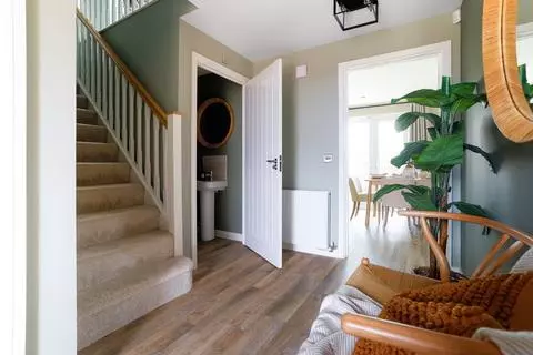 4 bedroom detached house for sale - View 2