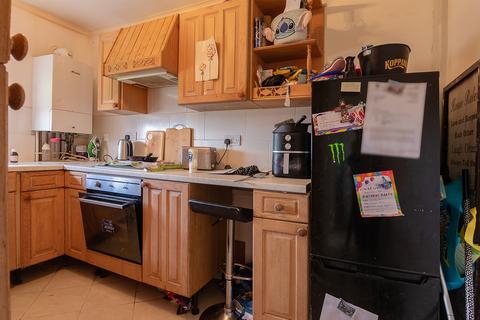 3 bedroom flat for sale, Fawley Close, Coventry CV3
