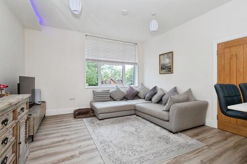2 bedroom flat for sale, Barlow Moor Road, Didsbury, Manchester, Greater Manchester, M20