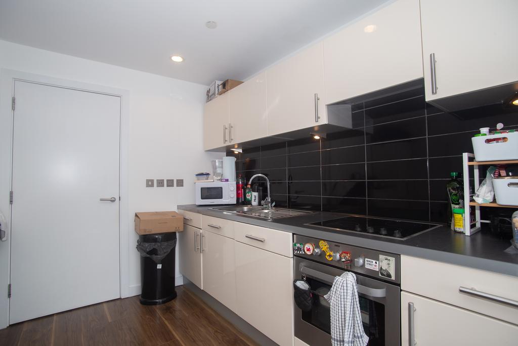 Apartment in Salford, Greater Manchester - View 2