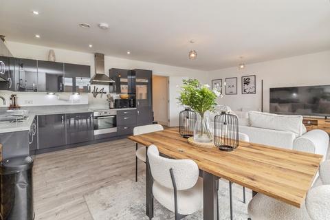 2 bedroom flat for sale, Brooklands Square, Brooklands, Milton Keynes, Buckinghamshire, MK10