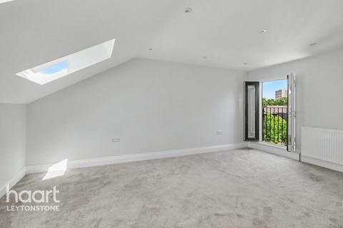 4 bedroom end of terrace house for sale, Matcham Road, London