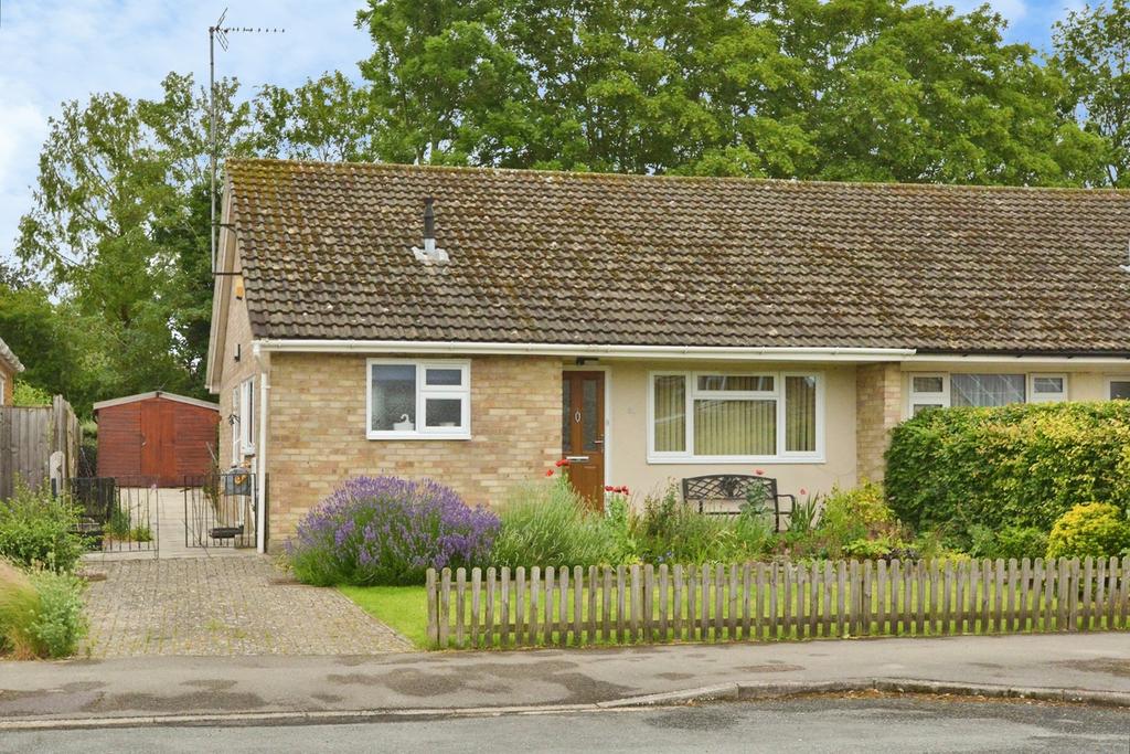 2 bedroom semi-detached house for sale