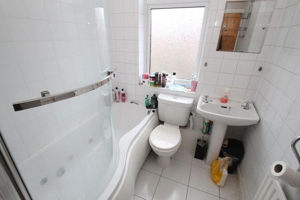 House in Leicester, Bede Island - View 4