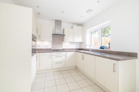 3 bedroom semi-detached house for sale, Atherfield Drive, Ashford, Kent, TN23