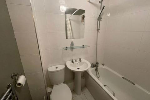 Studio to rent, Newmarket Street, Leicester