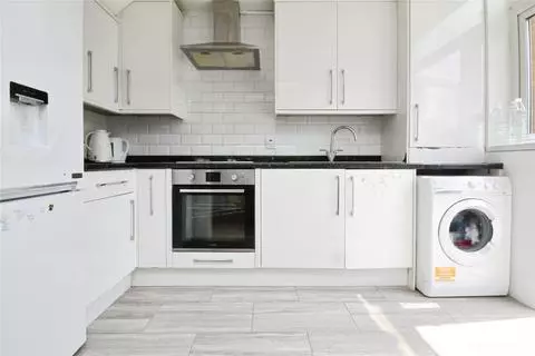 2 bedroom terraced house to rent - View 2