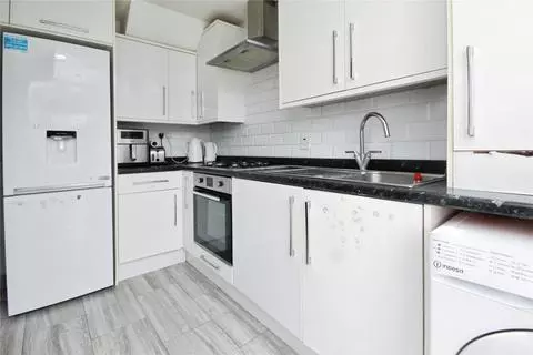 2 bedroom terraced house to rent - View 3