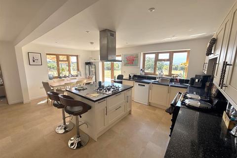 4 bedroom detached house to rent, Sidmouth Road, Farringdon, Exeter