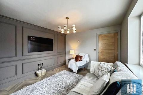 4 bedroom detached house for sale, Kings Head Road, Mirfield, WF14