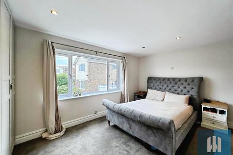 4 bedroom detached house for sale, Kings Head Road, Mirfield, WF14