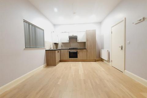 2 bedroom flat to rent, Lancaster Road, Barnet