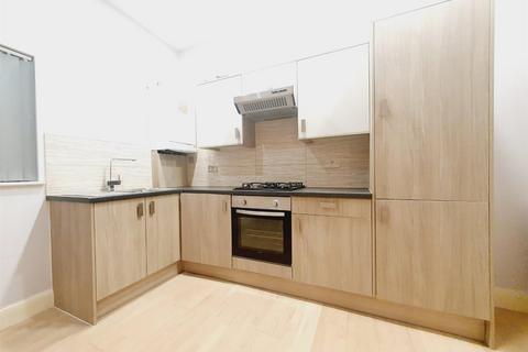 2 bedroom flat to rent, Lancaster Road, Barnet