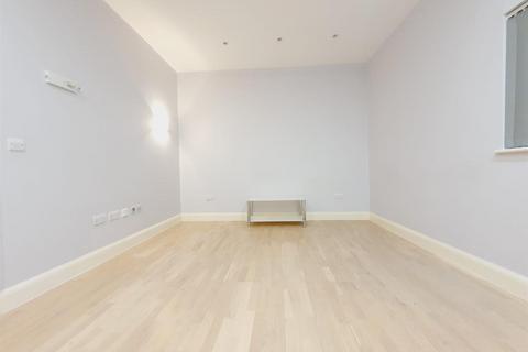 2 bedroom flat to rent, Lancaster Road, Barnet