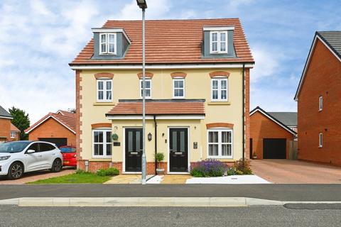 3 bedroom semi-detached house for sale, Daisy Drive, South Wootton, King's Lynn